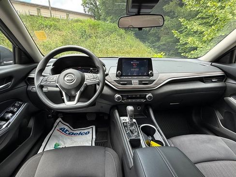 Used 2023 Nissan Altima 2.5 SV FWD image 10