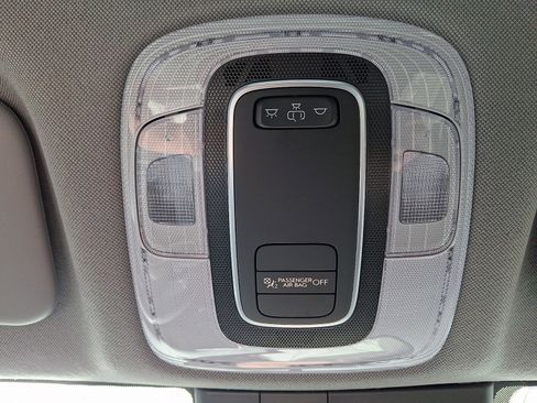 Certified 2024 Hyundai Elantra SE image 25