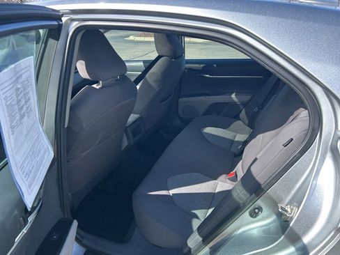 Used 2019 Toyota Camry LE w/ Convenience Package image 10