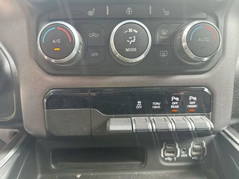 Used 2022 RAM 1500 Big Horn AWD/4WD image 36