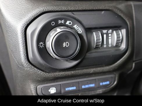 Used 2021 Jeep Wrangler Unlimited Sahara image 23