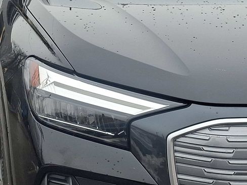 Used 2022 Audi Q4 e-tron Premium Plus image 28