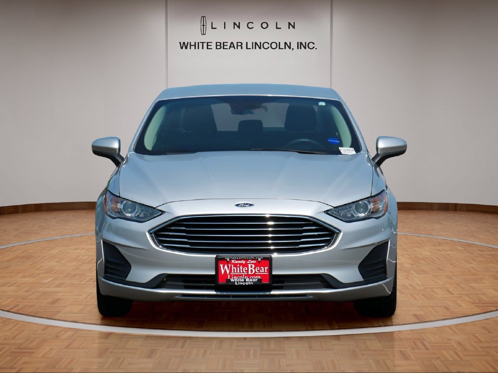 Used 2019 Ford Fusion SE FWD image 2