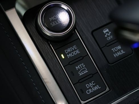 Used 2025 Lexus GX 550 image 32