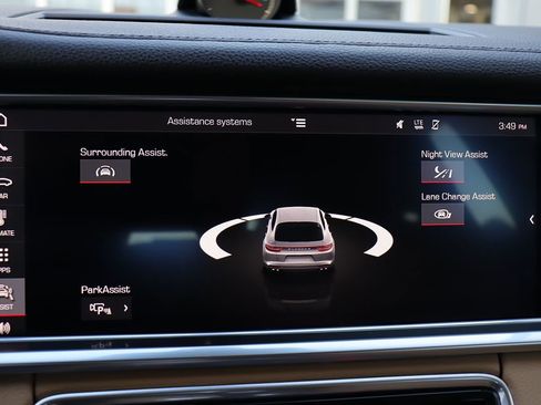 Used 2018 Porsche Panamera 4 image 28