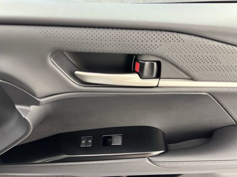 Used 2025 Toyota Camry XSE image 31