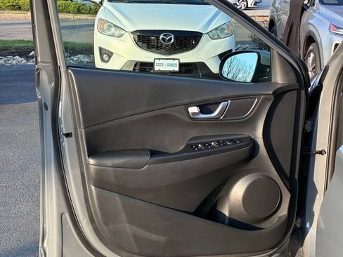 Used 2022 Hyundai Kona SEL w/ Convenience Package image 46
