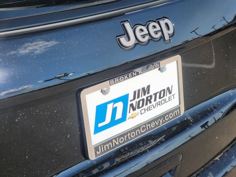 Used 2026 Jeep Compass Latitude AWD/4WD image 11