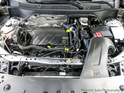 Used 2025 Chevrolet Trax LT FWD image 24