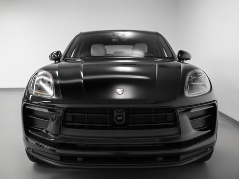 Used 2025 Porsche Macan image 8