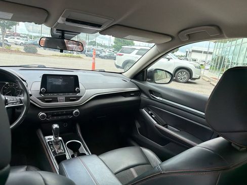 Used 2024 Nissan Altima 2.5 SR FWD image 29