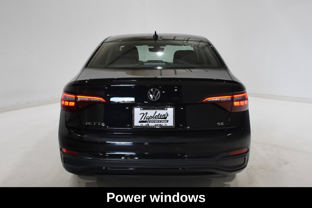 Used 2024 Volkswagen Jetta SE FWD image 6