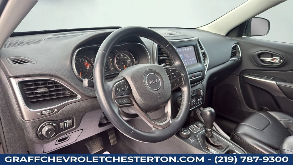 Used 2019 Jeep Cherokee Latitude Plus AWD/4WD image 37