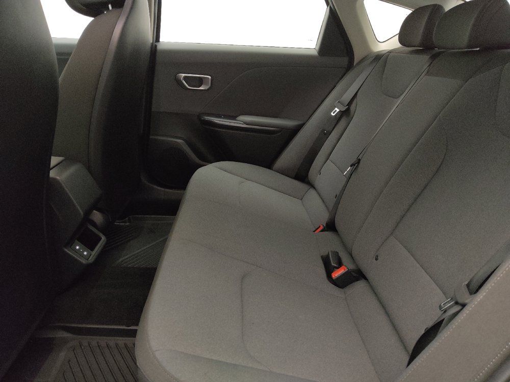 Used 2025 Kia K4 FWD image 18