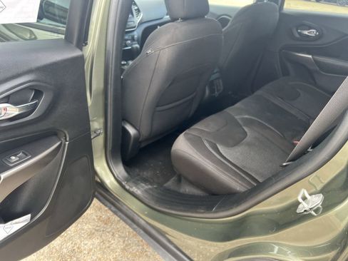 Used 2020 Jeep Cherokee Latitude image 20