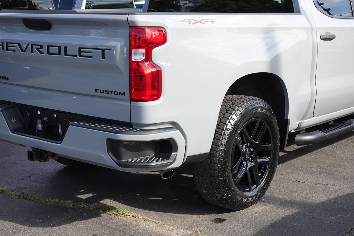 Used 2024 Chevrolet Silverado 1500 Custom w/ LPO, Dark Essentials Package AWD/4WD image 9