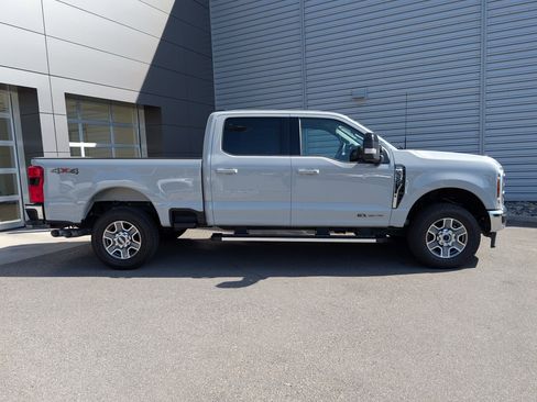 Used 2025 Ford F250 Lariat AWD/4WD image 4
