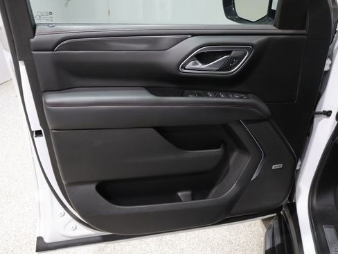 Used 2021 Chevrolet Suburban RST AWD/4WD image 14
