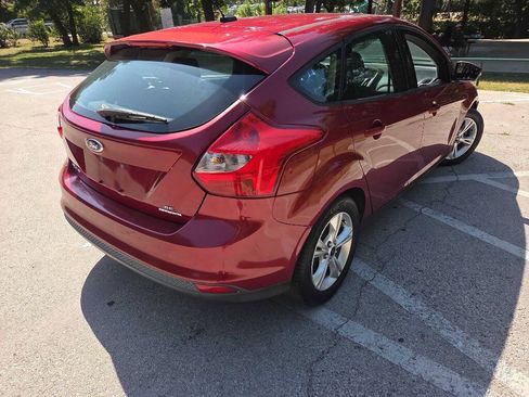 Used 2013 Ford Focus SE w/ SE Winter Pkg FWD image 6