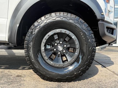 Used 2018 Ford F150 Raptor w/ Equipment Group 802A Luxury image 12