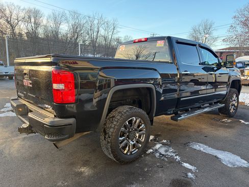 Used 2018 GMC Sierra 2500 Denali image 7