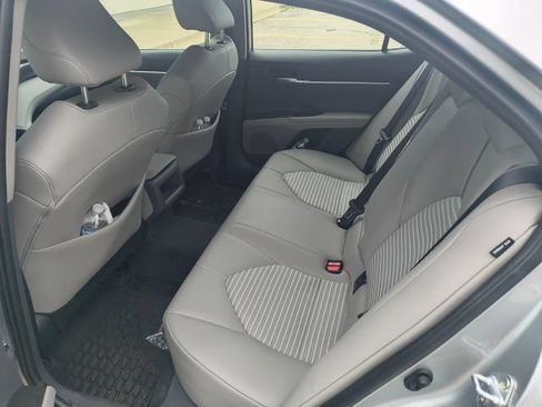 Used 2023 Toyota Camry SE AWD/4WD image 9