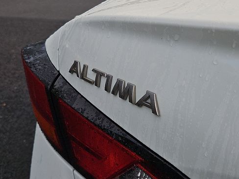 Certified 2023 Nissan Altima 2.5 SV FWD image 29