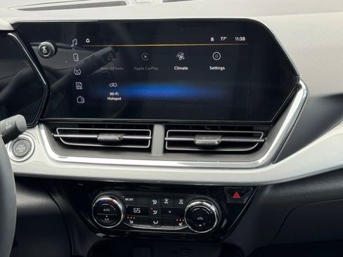 New 2026 Chevrolet Trax LT w/ Sunroof Package FWD image 28
