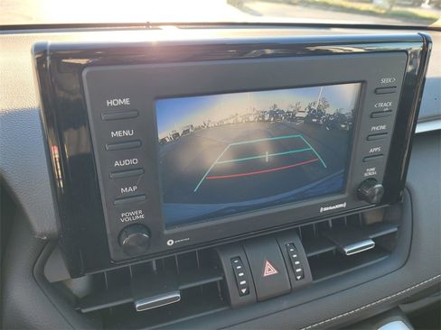 Used 2022 Toyota RAV4 XLE Premium image 16