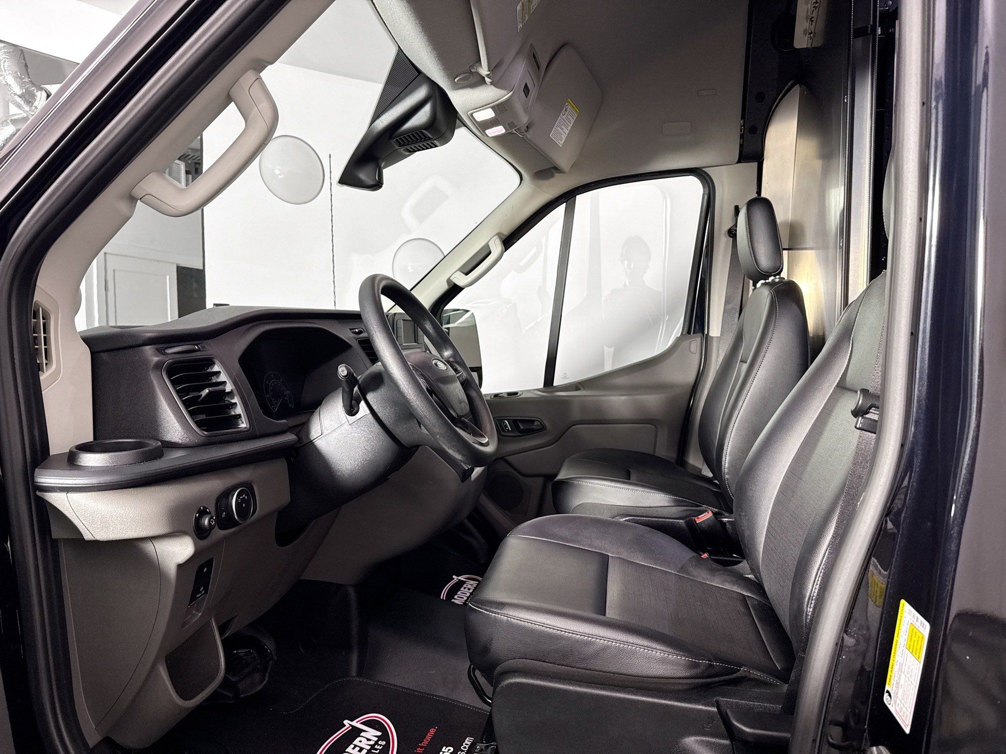 Used 2023 Ford Transit 250 148 High Roof Extended w/ Load Area Protection Package RWD image 20