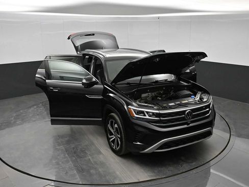 Used 2021 Volkswagen Atlas Cross Sport SEL Premium AWD/4WD image 40
