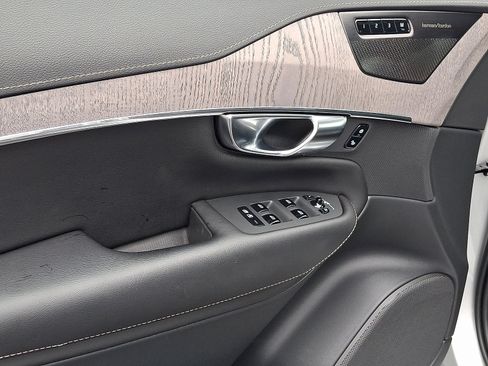 Used 2022 Volvo XC90 T8 Inscription w/ Advanced Package image 12