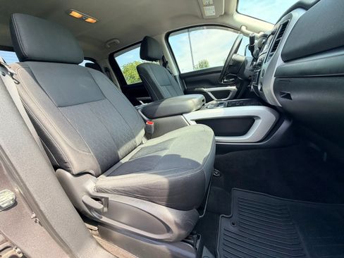 Used 2018 Nissan Titan SV w/ SV Convenience Package AWD/4WD image 26