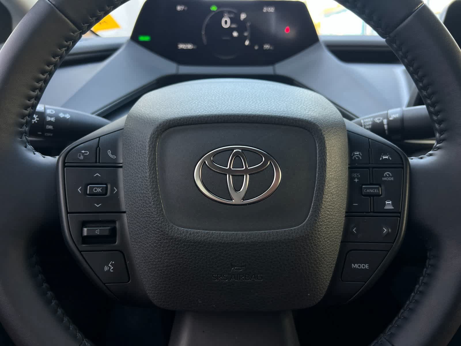 Used 2023 Toyota Prius LE FWD image 23
