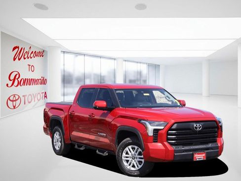 Used 2022 Toyota Tundra SR5 w/ Advanced Technology Package AWD/4WD image 2