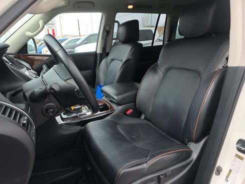 Used 2020 Nissan Armada Platinum w/ Interior Lighting Package image 2