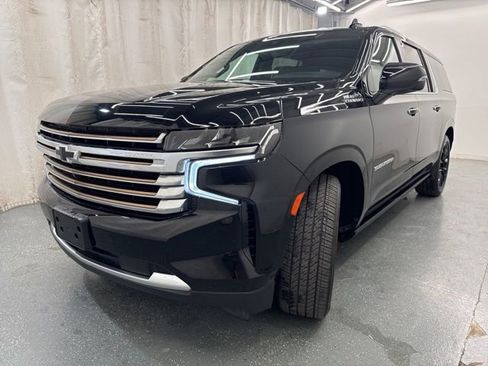 Used 2024 Chevrolet Suburban High Country w/ Advanced Technology Package AWD/4WD image 5