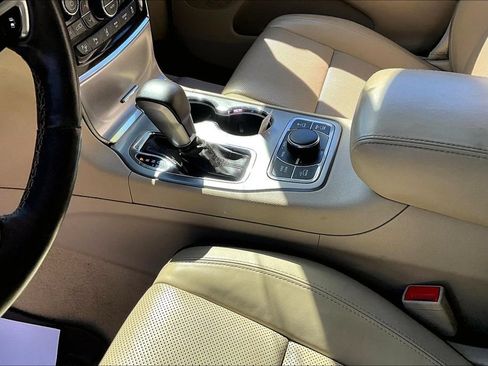 Used 2020 Jeep Grand Cherokee Overland AWD/4WD image 16