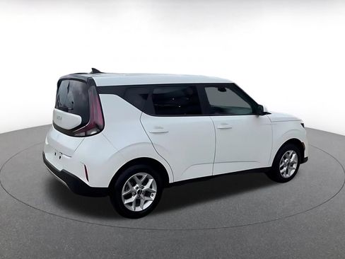 Used 2025 Kia Soul LX w/ LX Technology Package FWD image 14