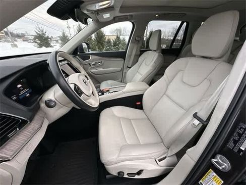 Used 2024 Volvo XC90 B6 Plus w/ Protection Package Premier image 18