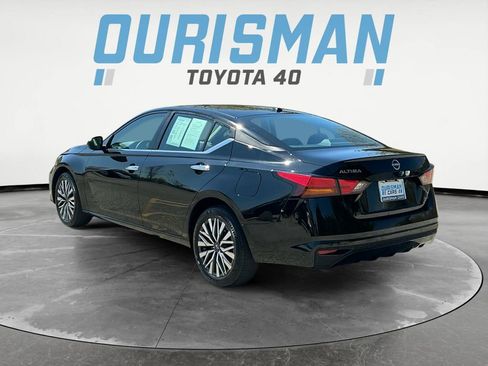 Used 2025 Nissan Altima 2.5 SV image 5