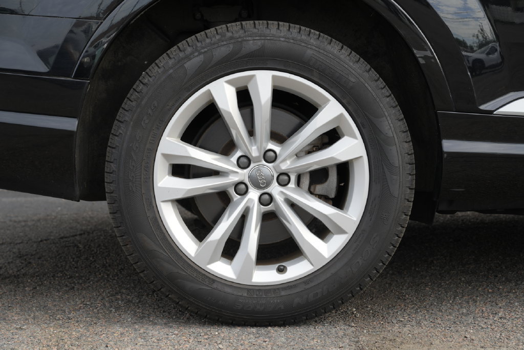 Used 2018 Audi Q7 3.0T Premium Plus AWD/4WD image 11