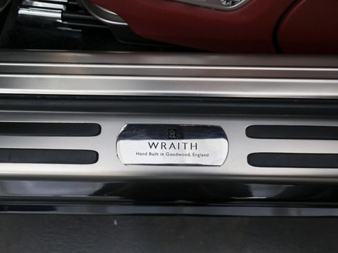 Used 2015 Rolls-Royce Wraith RWD image 20