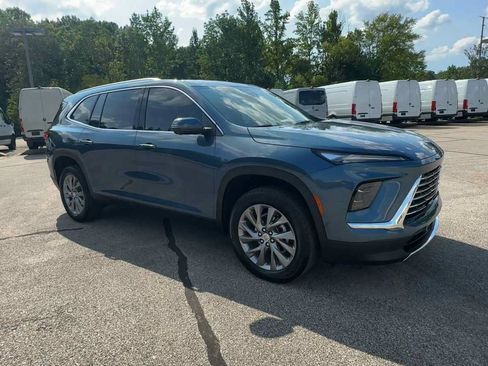 Used 2025 Buick Enclave Preferred w/ Power Package FWD image 2