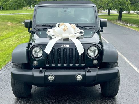 Used 2014 Jeep Wrangler Unlimited Sport w/ Quick Order Package 24S AWD/4WD image 2