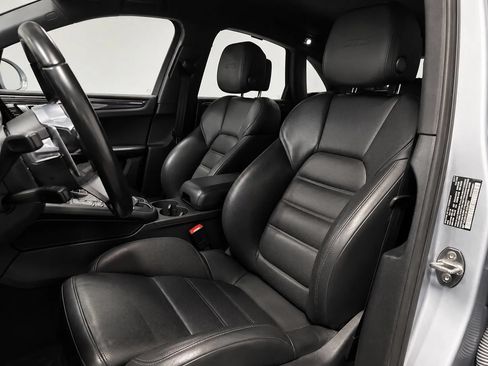 Used 2021 Porsche Macan GTS AWD/4WD image 10