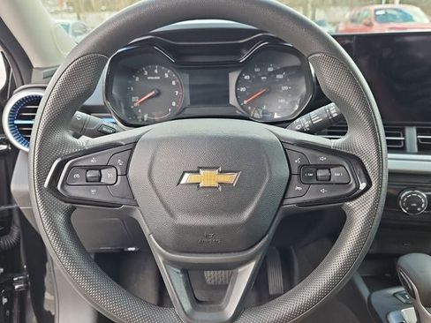 Used 2024 Chevrolet Trax LS image 27