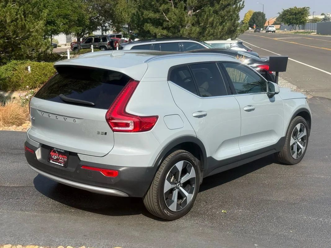 Used 2024 Volvo XC40 B5 Plus AWD/4WD image 44