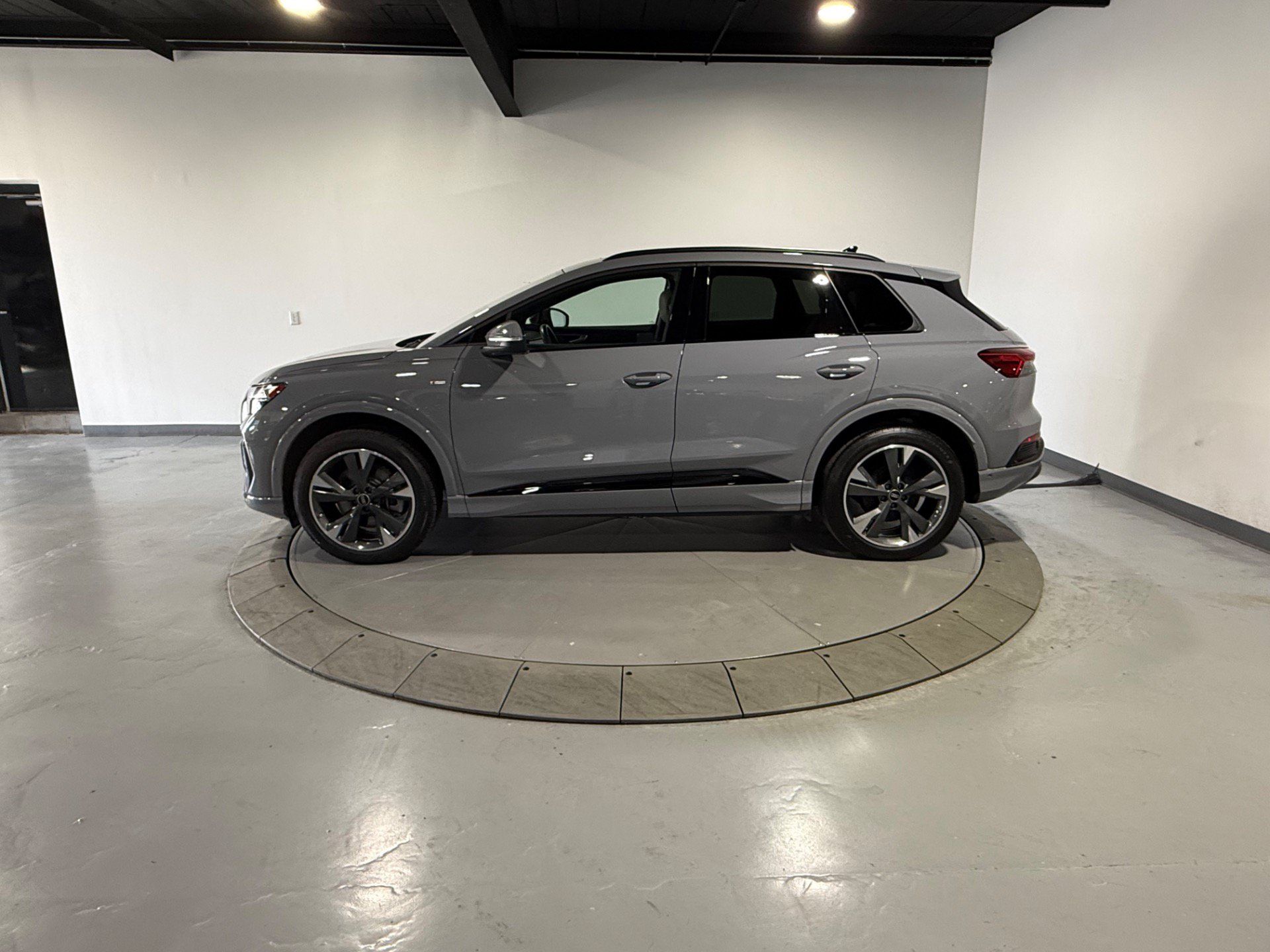 Used 2023 Audi Q4 e-tron Premium Plus w/ Premium Plus AWD/4WD image 13