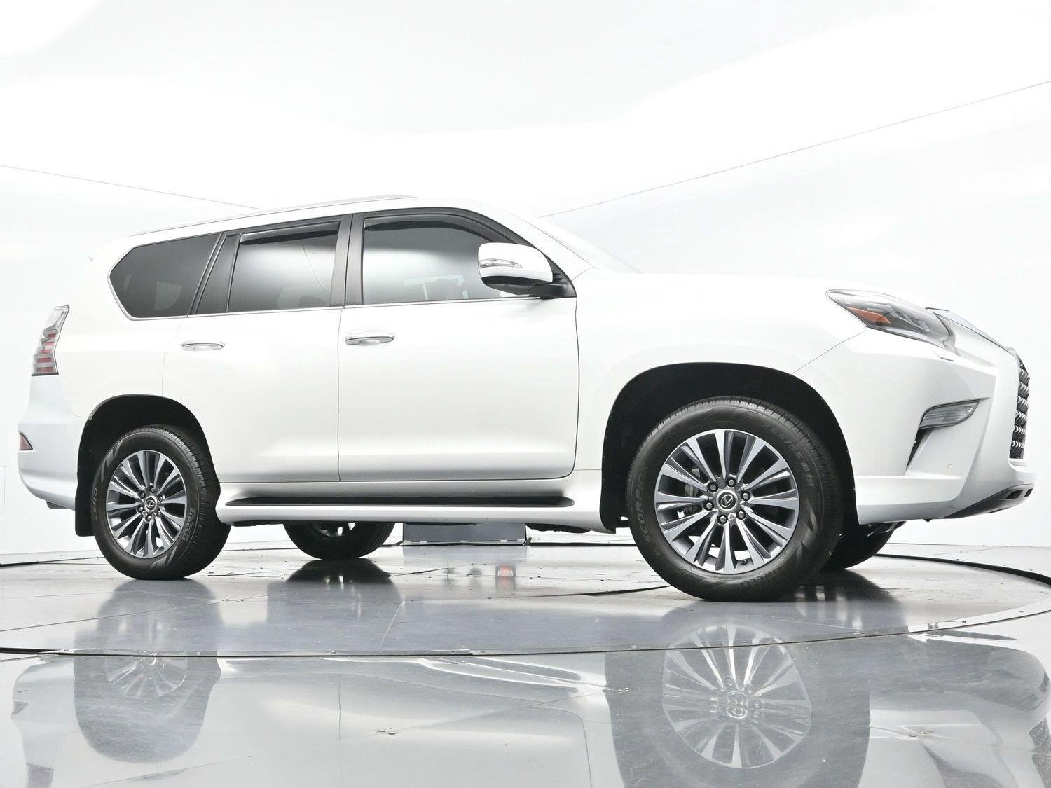 Used 2021 Lexus GX 460 Luxury w/ Accessory Package AWD/4WD image 55